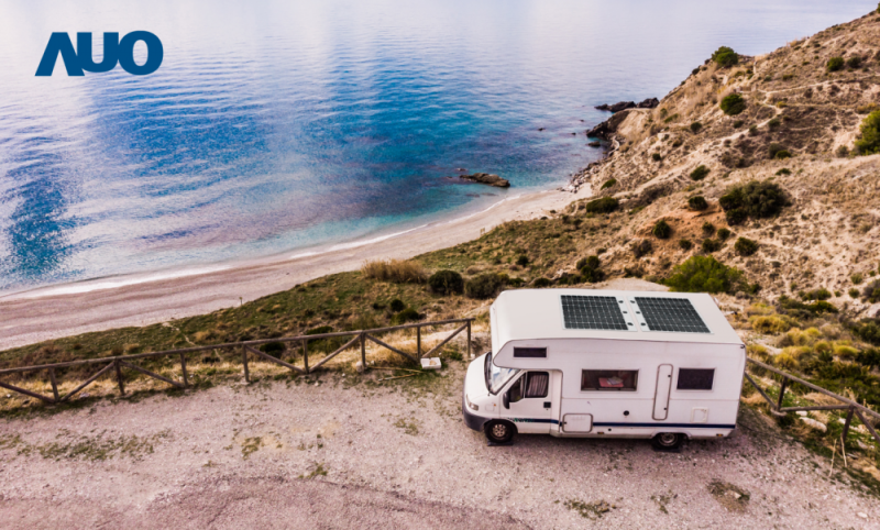 「可撓輕量化太陽光電板SunCurva」使用輕量特殊耐候型複合板取代傳統太陽能板的玻璃前板，不僅降低70%重量，每米平方僅3Kg；具有抗衝擊性能及通過電磁相容性測試，可應用於交通運輸工具，如露營車、遊艇等